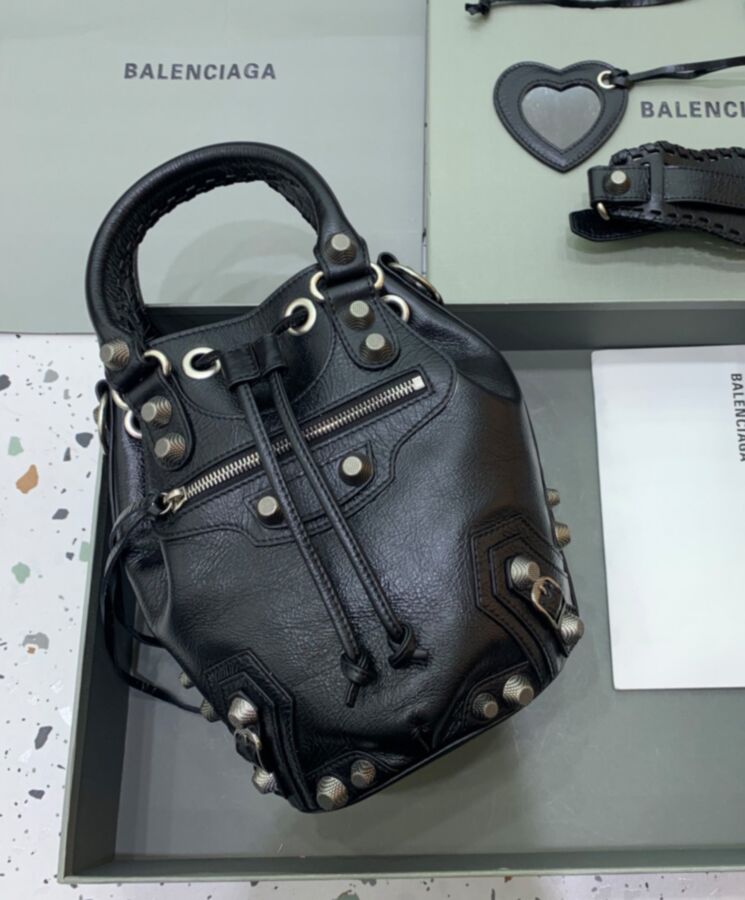 2987898-2987898-0-0-0-0-0-0_2